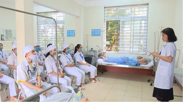Những yếu tố ảnh hưởng đến học phí Cao đẳng Y sĩ đa khoa